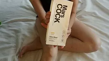 Odtwórz Kiedy nikogo nie ma w domu, realistyczne dildo to najlepszy sposób na spędzenie czasu