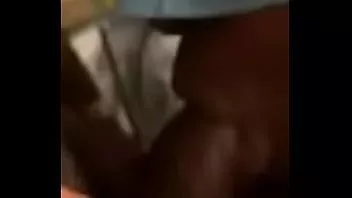 تشغيل الجار في الطابق السفلي الالتهام عيد الميلاد BJ الحاضر