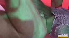 Reproduzir Trio Loira Mascarada com Penetração Anal e Dupla