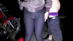 Abspielen Billige Straßenhure wird Creme mit Big Dick saugen